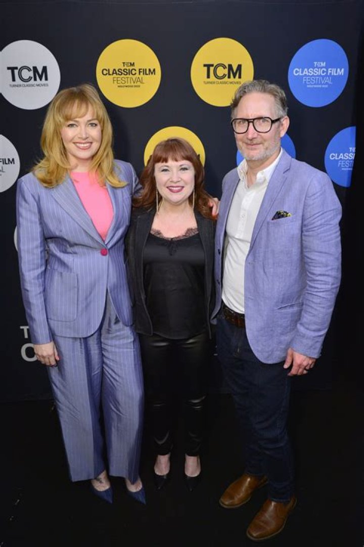 Aileen Quinn - Net Worth, Age, Height, Birthday, Bio, Wiki!