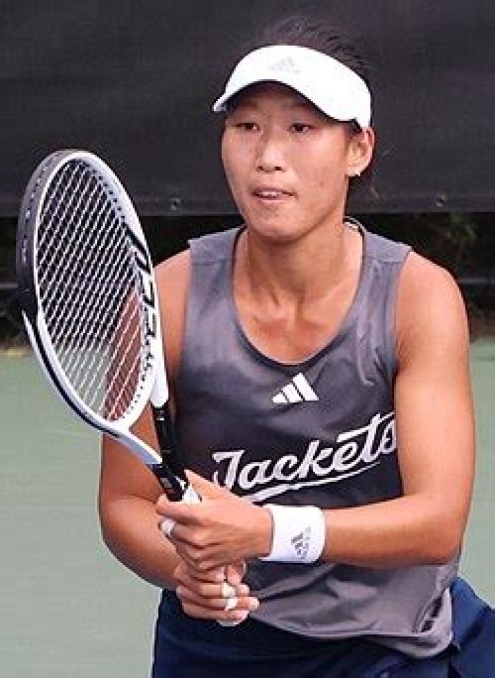Carol Young Suh Lee Net Worth, Age, Height, Bio, Birthday, Wiki!