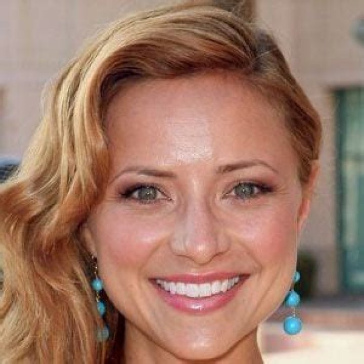 Christine Lakin Net Worth, Age, Height, Bio, Birthday, Wiki!