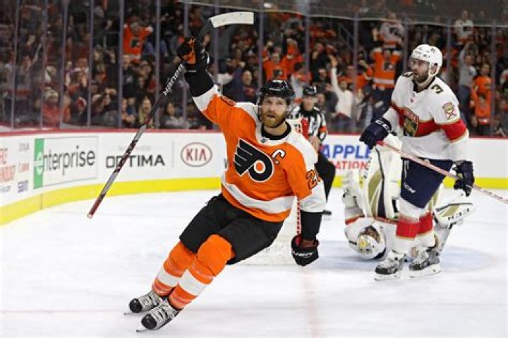 Claude Giroux - Net Worth, Age, Height, Birthday, Bio, Wiki!