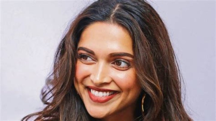 Deepika Padukone Net Worth, Age, Height, Bio, Birthday, Wiki!