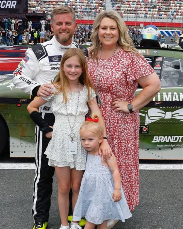Justin Allgaier Net Worth, Age, Height, Bio, Birthday, Wiki!