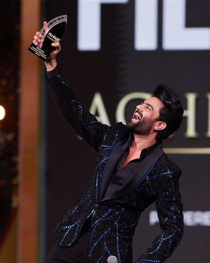 Manish Paul Net Worth, Age, Height, Bio, Birthday, Wiki!