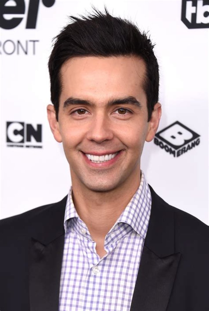 Michael Carbonaro Net Worth, Age, Height, Bio, Birthday, Wiki!