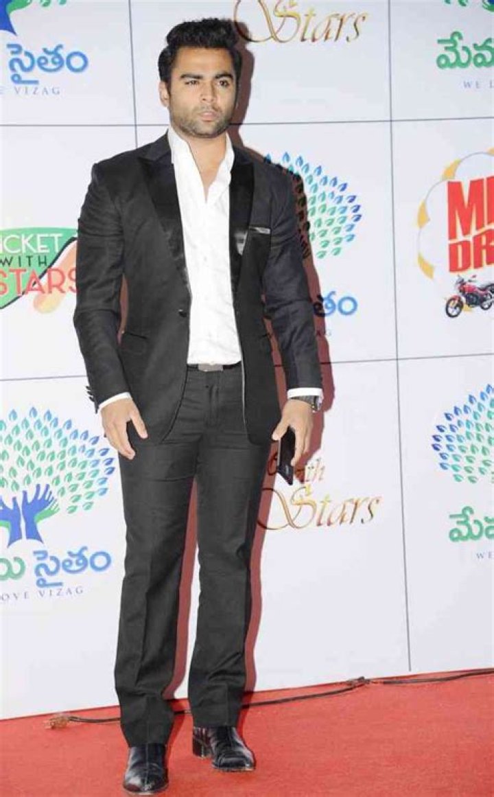 Sachiin J. Joshi - Net Worth, Age, Height, Birthday, Bio, Wiki!