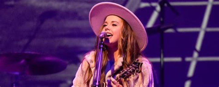 Sierra Hull Net Worth, Age, Height, Bio, Birthday, Wiki!